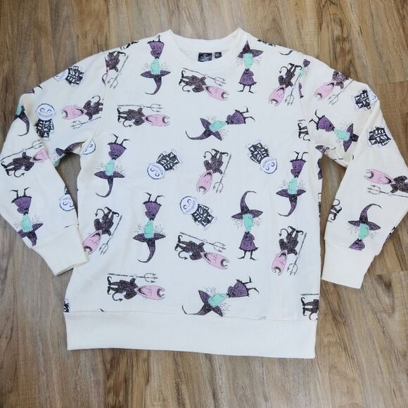 🩵NWT Nightmare Before Christmas Cream Character Print Sweatshirt Medium - Picture 1 of 3